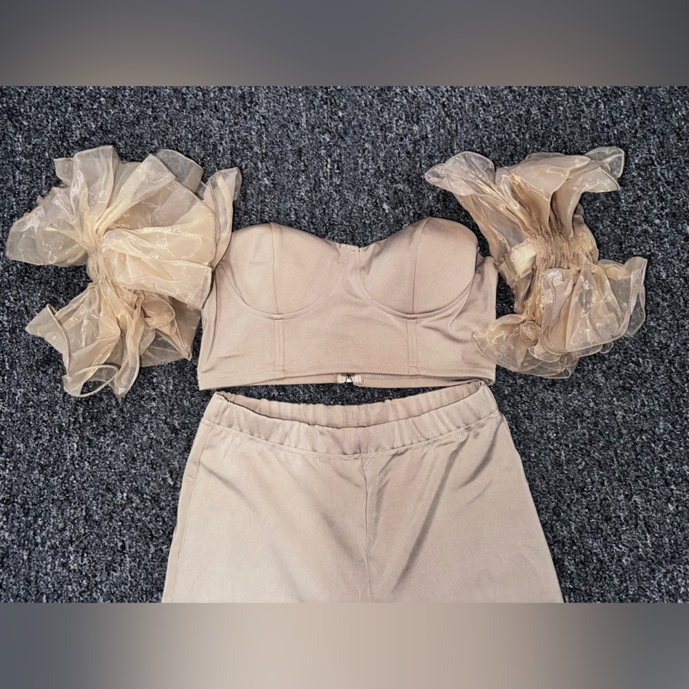 Ruffle sleeve crop top set  - Neutral Tan